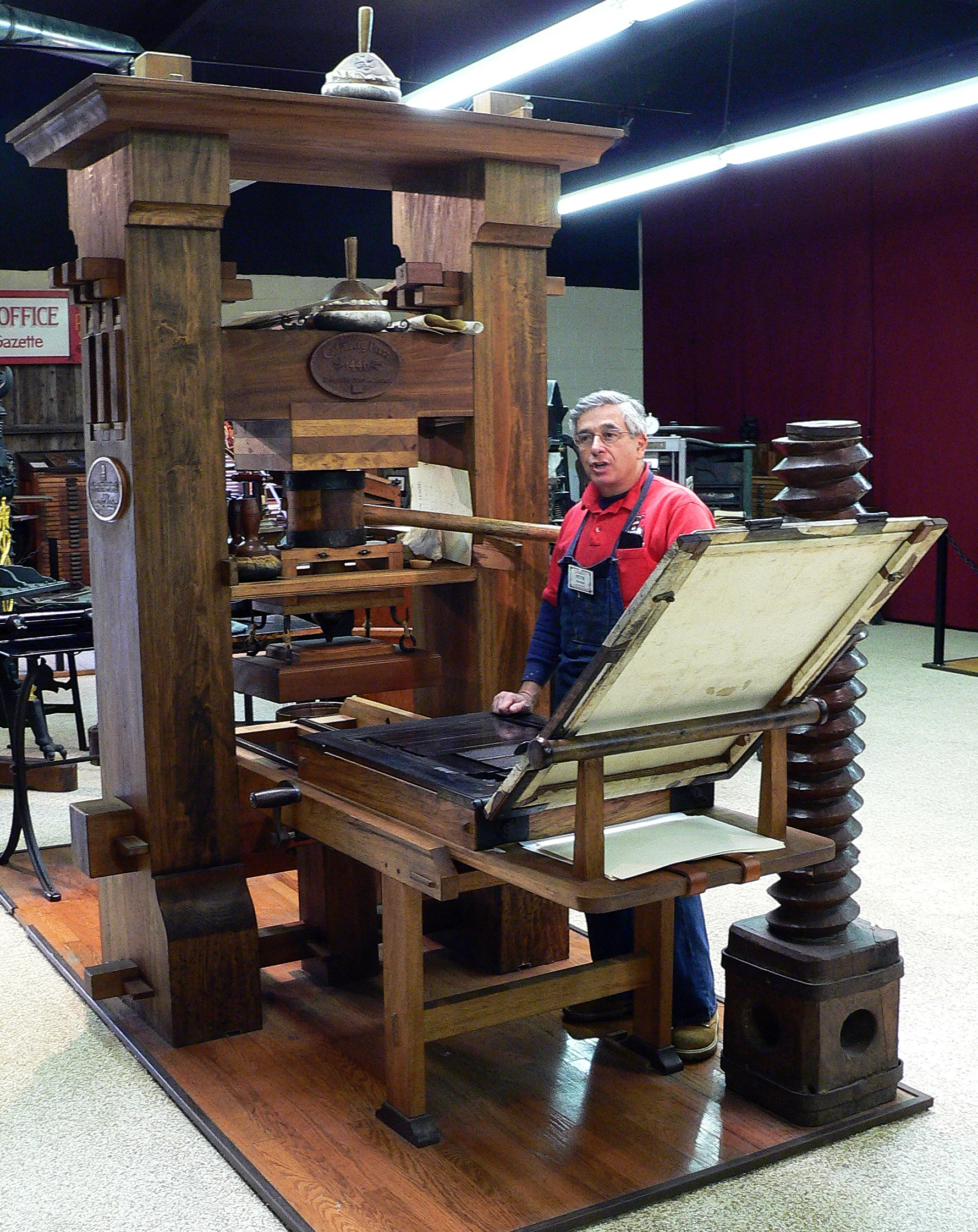 Mainz의 Gutenberg Museum에 있는 Gutenberg 인쇄기의 복원품.
